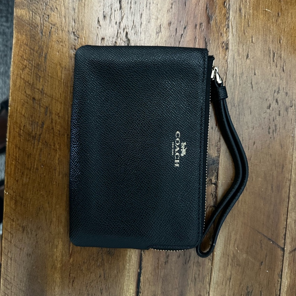 Coach Black Leather Women’s Wristlet